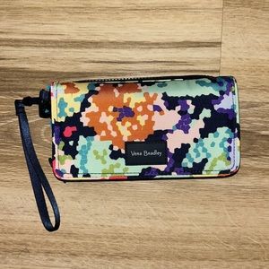 Vera Bradley ReActive RFID Compact Crossbody